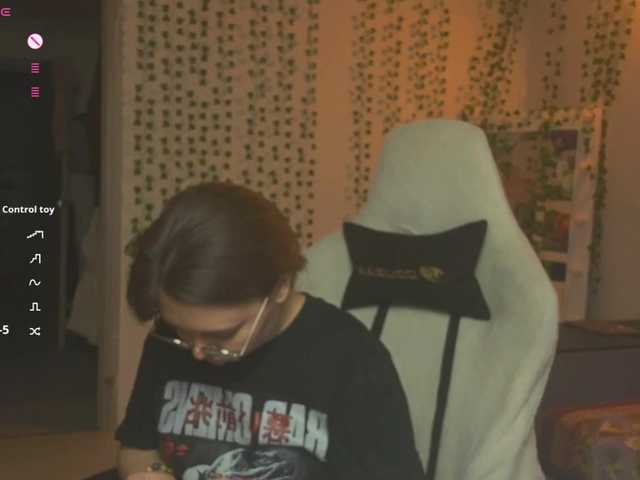 AnnaSebastian's BongaCams show and profile