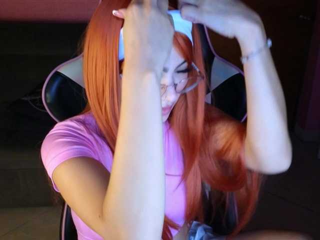 keitymoon live cam on BongaCams