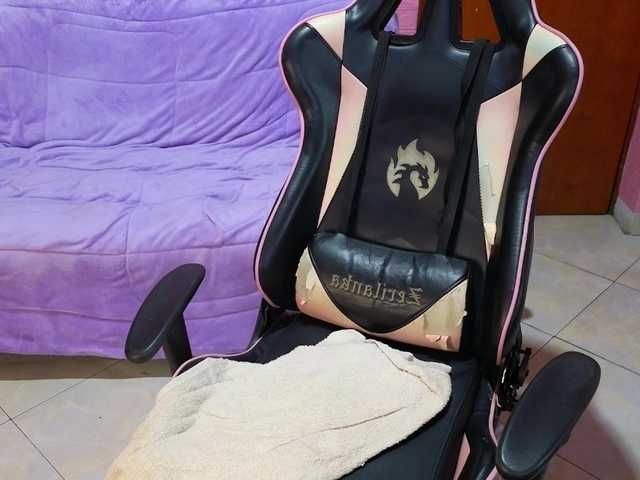 keitymoon live cam on BongaCams
