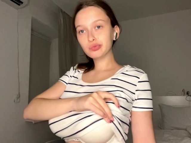 HanaHaeussler live cam on BongaCams
