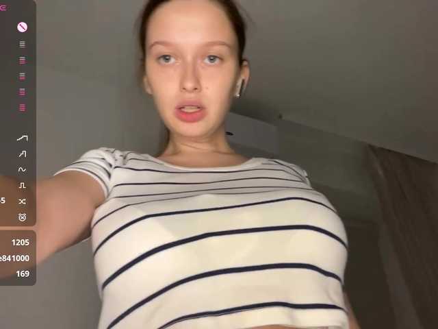 HanaHaeussler live cam on BongaCams