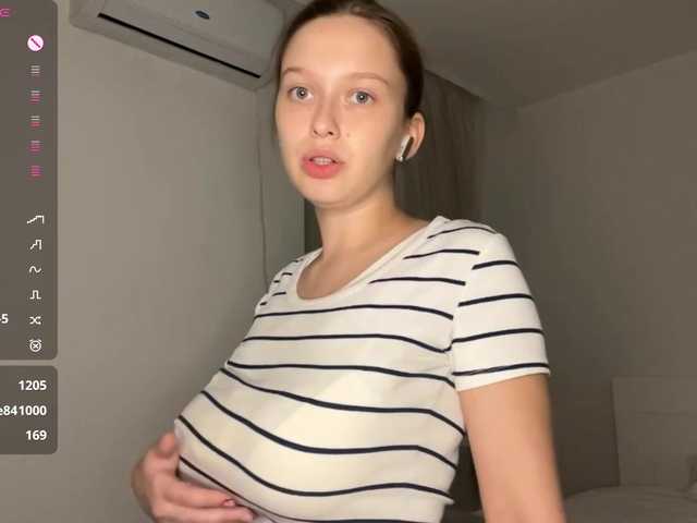 HanaHaeussler live cam