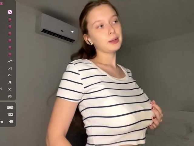 HanaHaeussler live cam on BongaCams