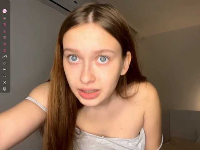 HanaHaeussler, 18 y/o - Live Cam on BongaCams