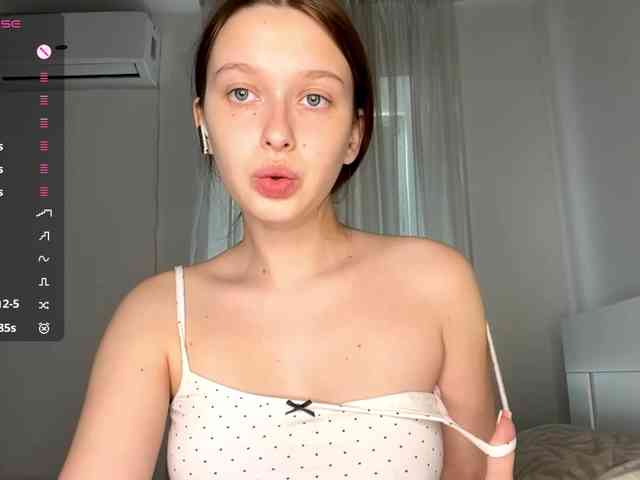 HanaHaeussler webcam