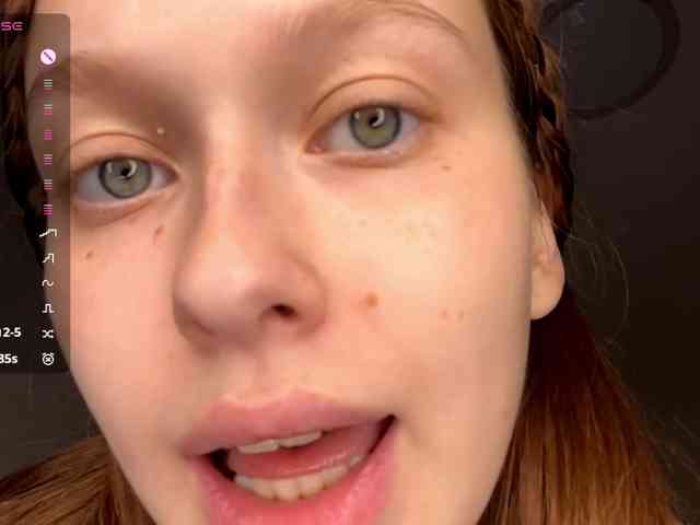 HanaHaeussler webcam