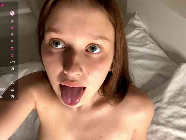 HanaHaeussler webcam