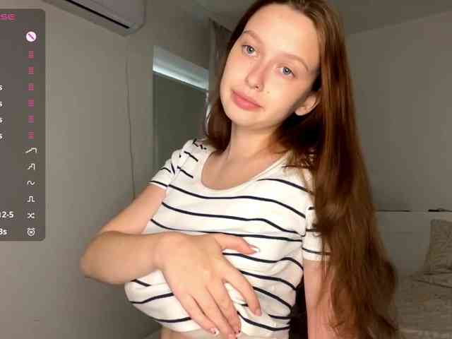 HanaHaeussler webcam