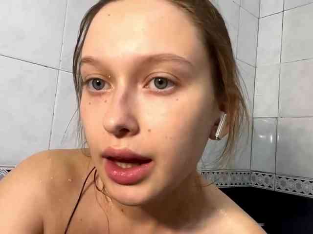 HanaHaeussler HanaHaeussler