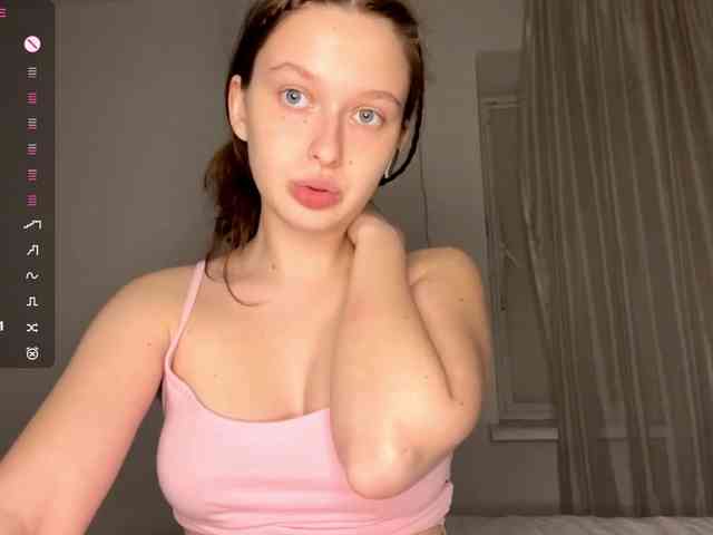 HanaHaeussler webcam