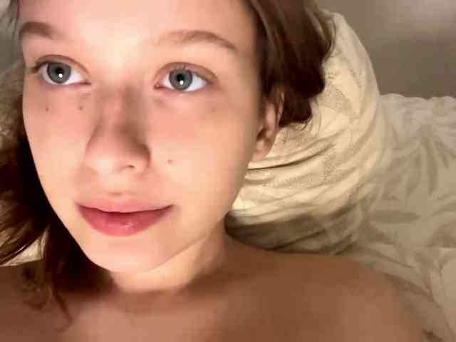 HanaHaeussler webcam