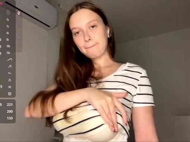 HanaHaeussler HanaHaeussler