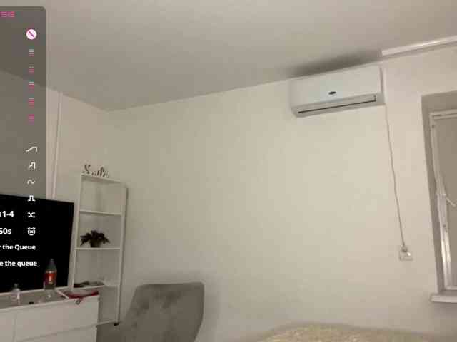 HanaHaeussler webcam