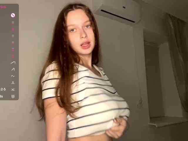 HanaHaeussler HanaHaeussler