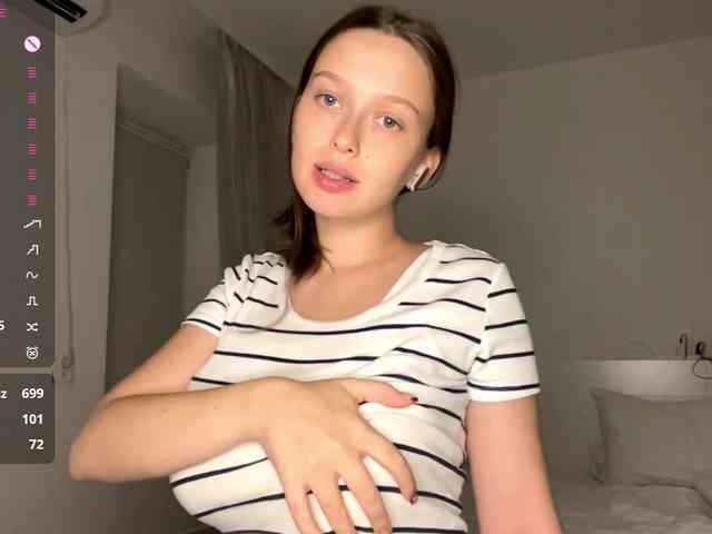 HanaHaeussler webcam