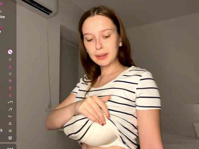 HanaHaeussler webcam