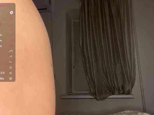 HanaHaeussler webcam