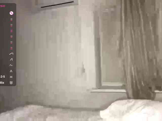 HanaHaeussler webcam