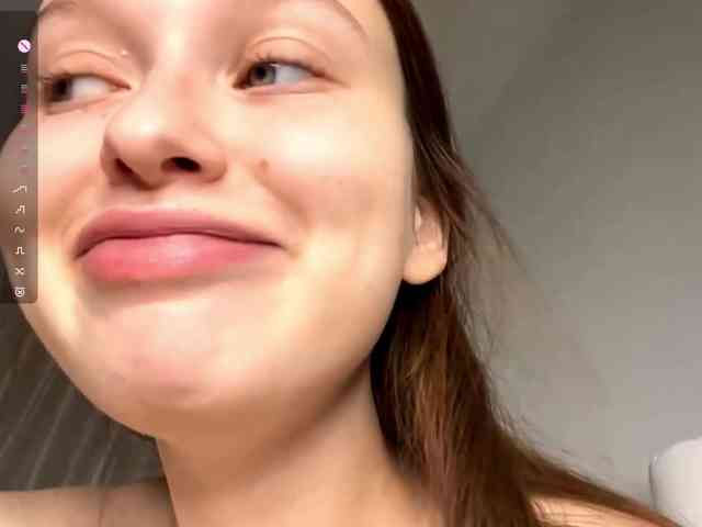 HanaHaeussler webcam