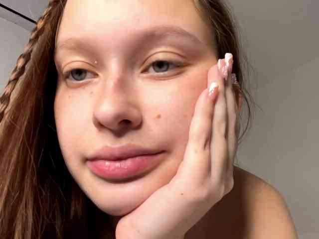 HanaHaeussler webcam