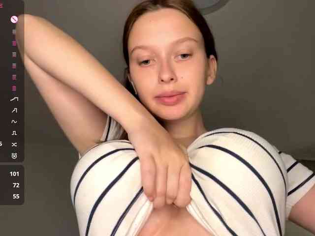 HanaHaeussler webcam