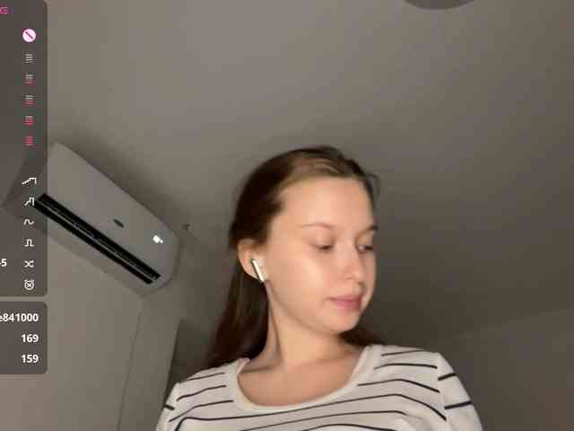 HanaHaeussler webcam
