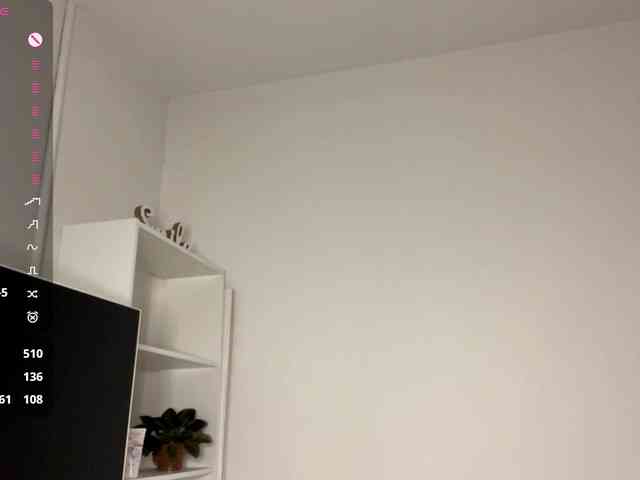 HanaHaeussler webcam
