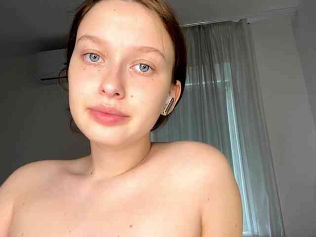 HanaHaeussler webcam