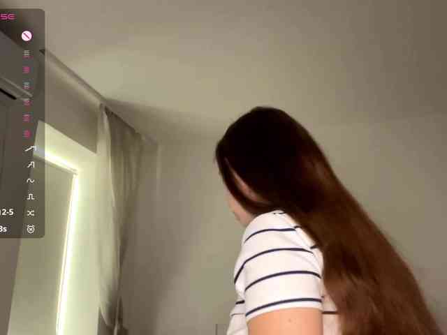 HanaHaeussler webcam