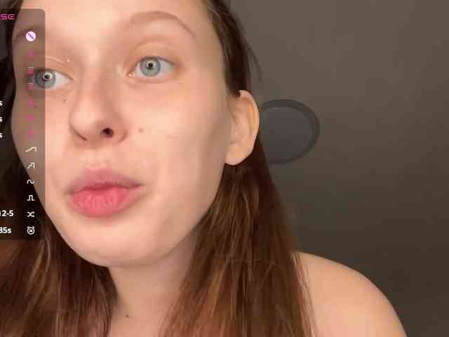 HanaHaeussler webcam