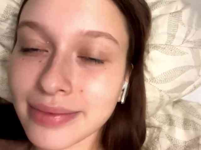HanaHaeussler webcam