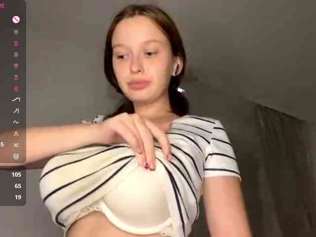 HanaHaeussler webcam