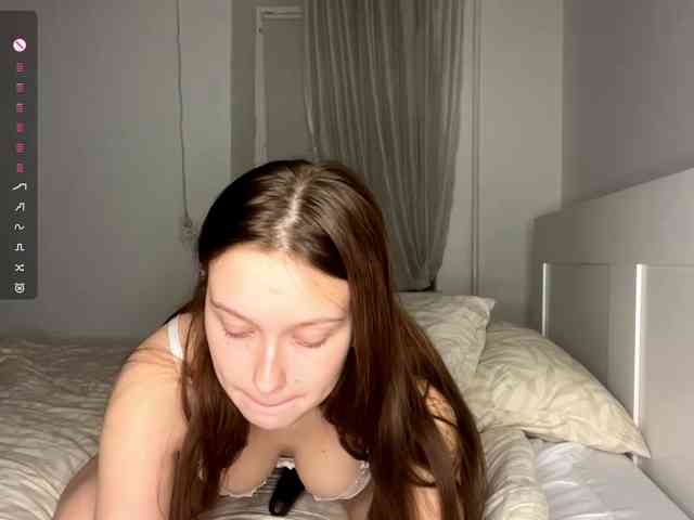 HanaHaeussler webcam