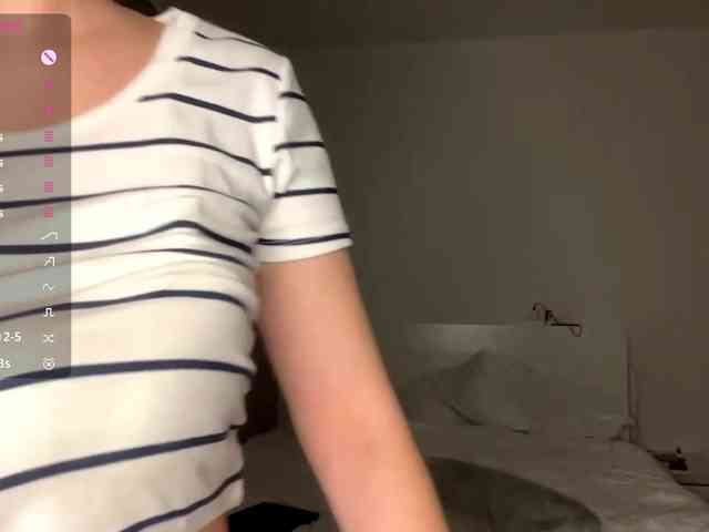 HanaHaeussler webcam