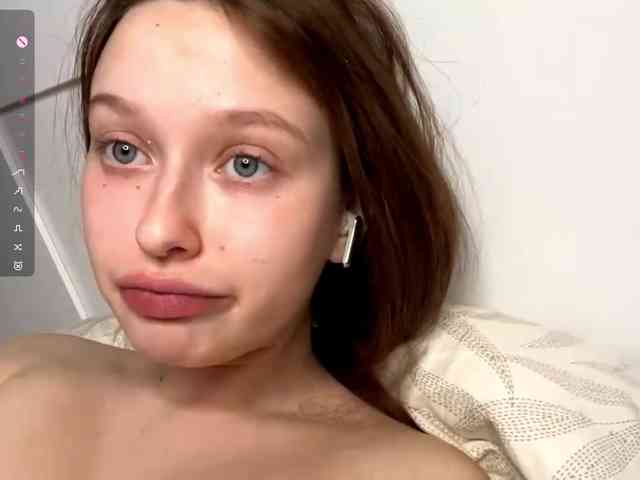 HanaHaeussler webcam