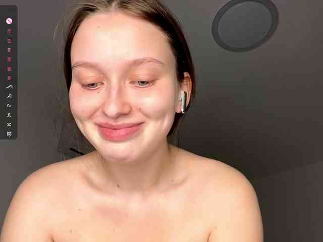 HanaHaeussler webcam