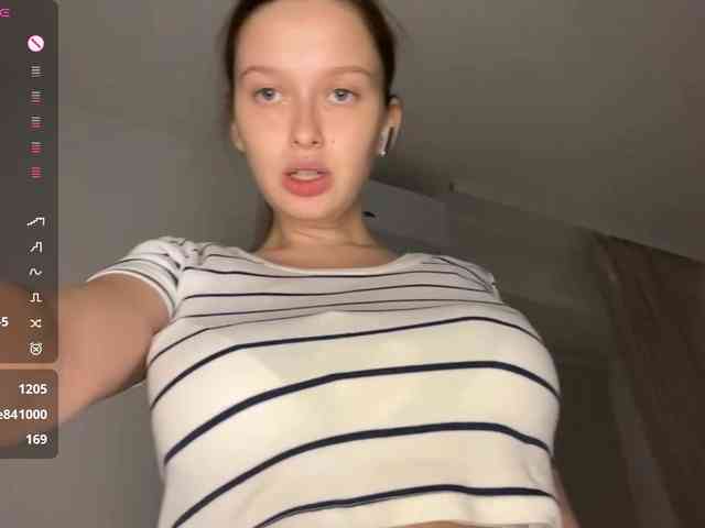 HanaHaeussler webcam