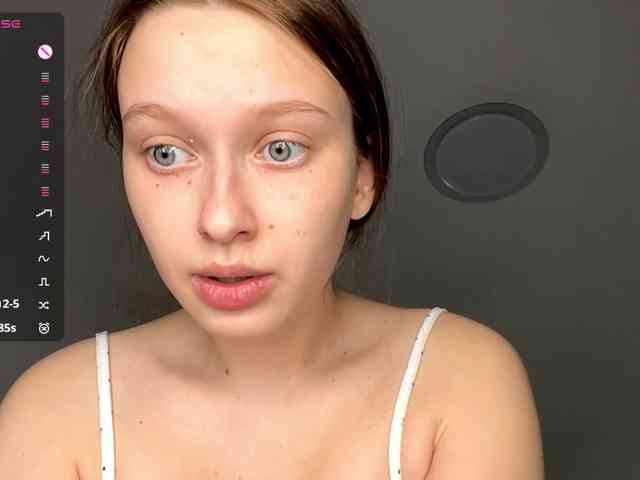 HanaHaeussler webcam
