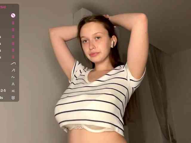 HanaHaeussler webcam