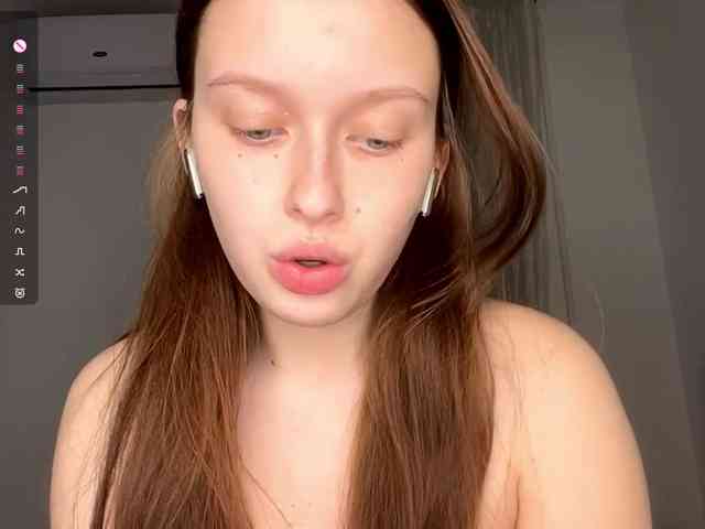 HanaHaeussler webcam