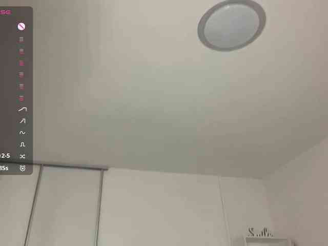 HanaHaeussler webcam