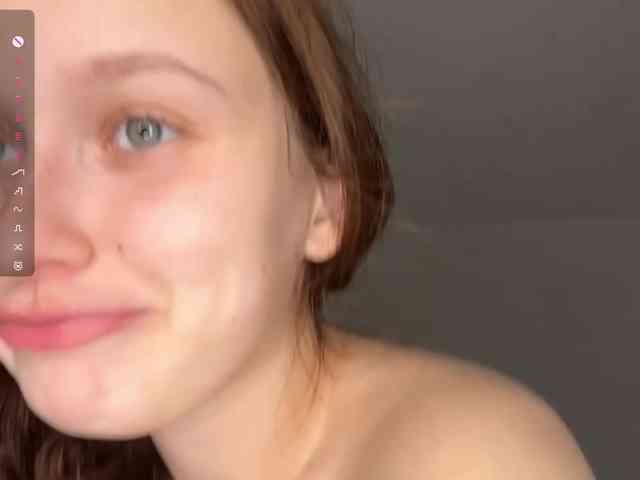 HanaHaeussler webcam