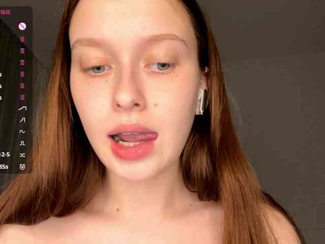 HanaHaeussler webcam