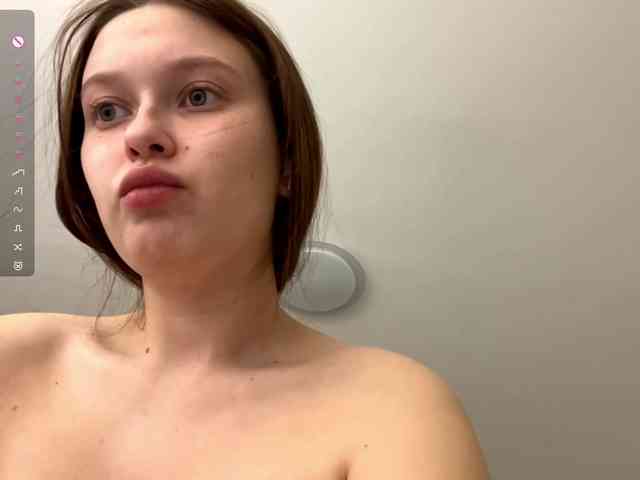 HanaHaeussler webcam