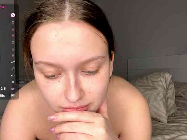 HanaHaeussler webcam