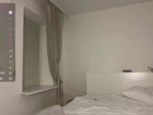 HanaHaeussler webcam