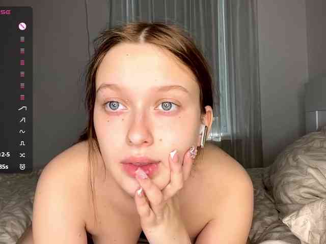 HanaHaeussler webcam