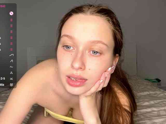 HanaHaeussler webcam