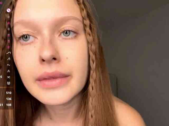 HanaHaeussler webcam