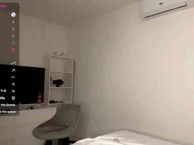 HanaHaeussler webcam